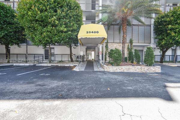 Biscaya, 20400 W Country Club Dr #214, Aventura, Florida 33180, image 3