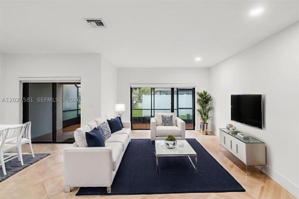La Mirage Of Harbor Village, 21160 Mainsail Cir #H-12, Aventura, Florida 33180, image 3