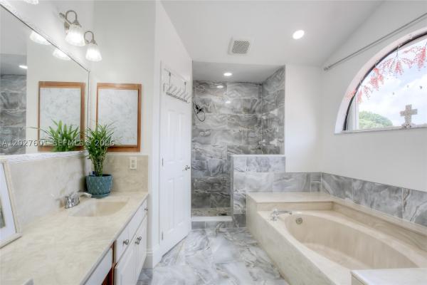 Mayfair At Jacaranda, 9521 NW 18th Mnr, Plantation, Florida 33322, image 2
