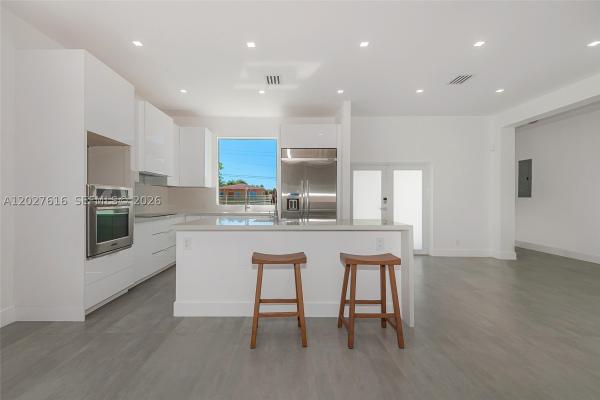 651 NE 172nd St, Unincorporated Dade County, Florida 33162, image 3