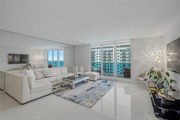 Roney Palace, 2301 Collins Ave #1210, Miami Beach, Florida 33139, image 2