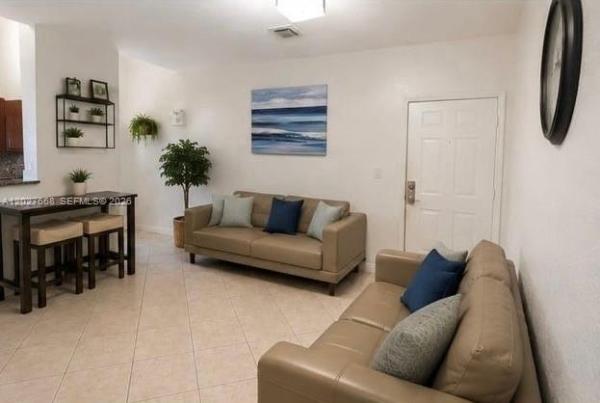 340 E 5th St #202, Hialeah, Florida 33010, image 1