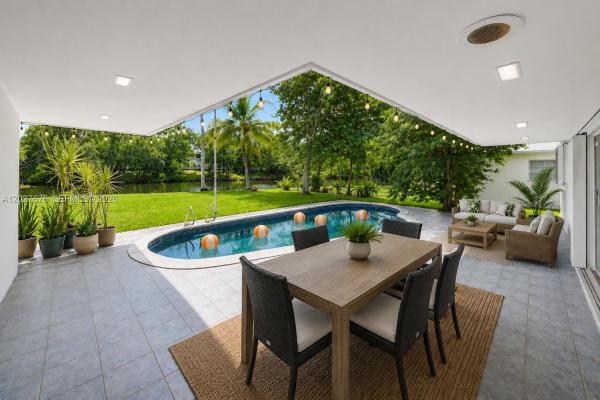 14001 S Biscayne River Rd, Unincorporated Dade County, Florida 33161, image 1