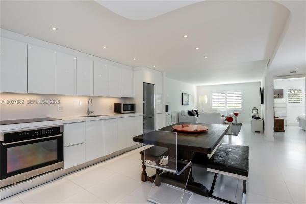 Galen Drive West, 200 Galen Dr #104, Key Biscayne, Florida 33149, image 1