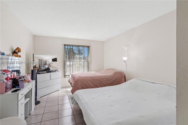 El Cid, 5201 NW 7th St #105, Miami, Florida 33126, image 2