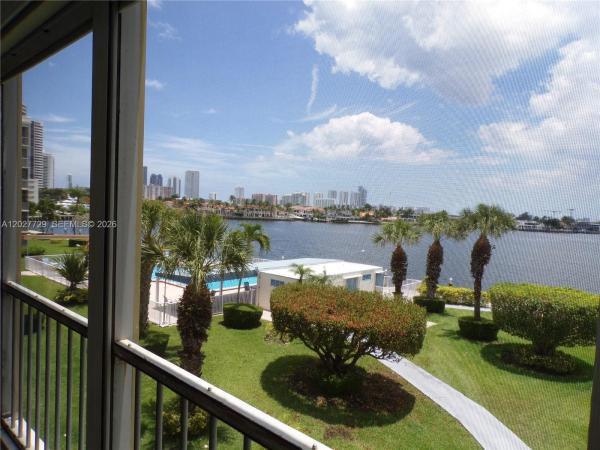 Point East, 3010 Marcos Dr #R-314, Aventura, Florida 33160, image 2
