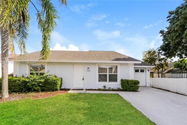 5200 Blueberry Hill Ave, Lake Worth, Florida 33463, image 1