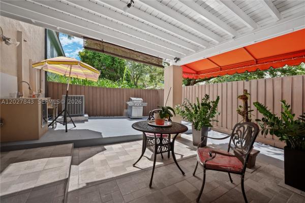 16278 SW 97th Ter, Unincorporated Dade County, Florida 33196, image 2