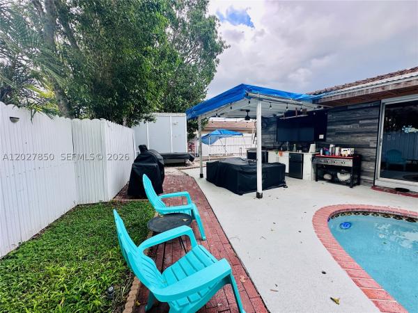 Sunflower, 6631 NW 84th St, Tamarac, Florida 33321, image 2