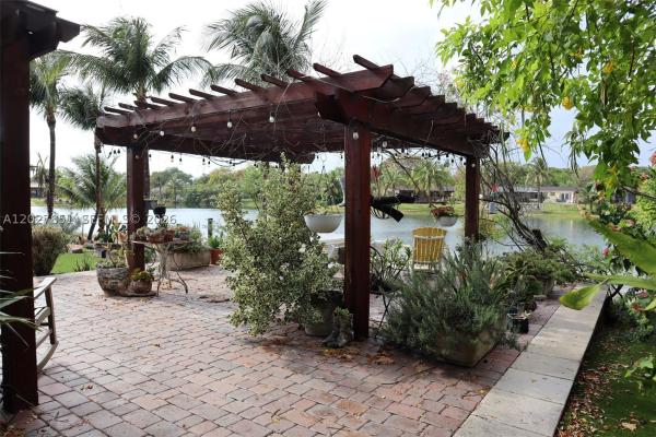 14241 SW 83rd St, Unincorporated Dade County, Florida 33183, image 3