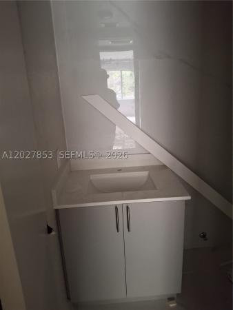 Zurich, 13480 NE 6th Ave #207, North Miami, Florida 33161, image 3