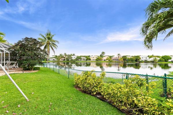 Emerald Lake Estates At The Landings, 10237 SW 12th St, Pembroke Pines, Florida 33025, image 2
