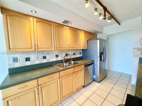 Winston Towers 600, 210 174th St #716, Sunny Isles Beach, Florida 33160, image 2