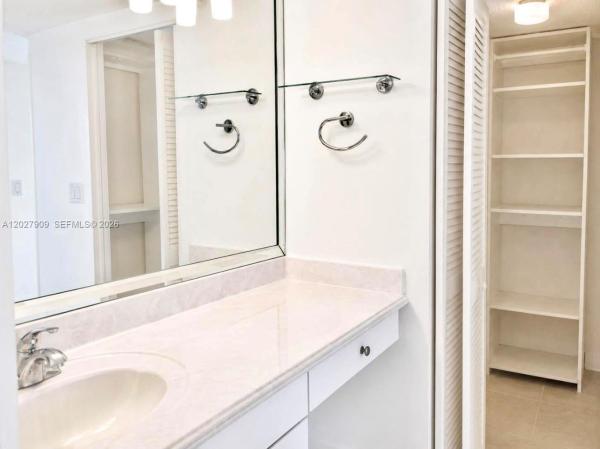 Winston Towers 600, 210 174th St #716, Sunny Isles Beach, Florida 33160, image 1