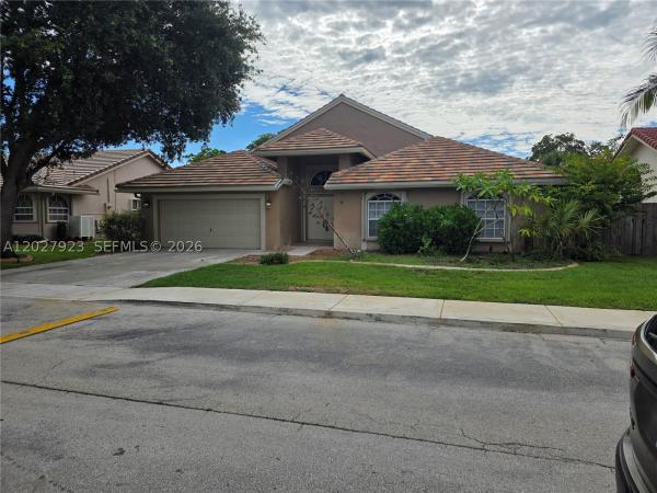 The Estates Of Tanglewood Lakes, 701 SW 93rd Ave, Pembroke Pines, Florida 33025, image 3