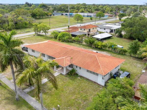 Sunny Isles Inland, 1895 NW 175th St, Miami Gardens, Florida 33056, image 1
