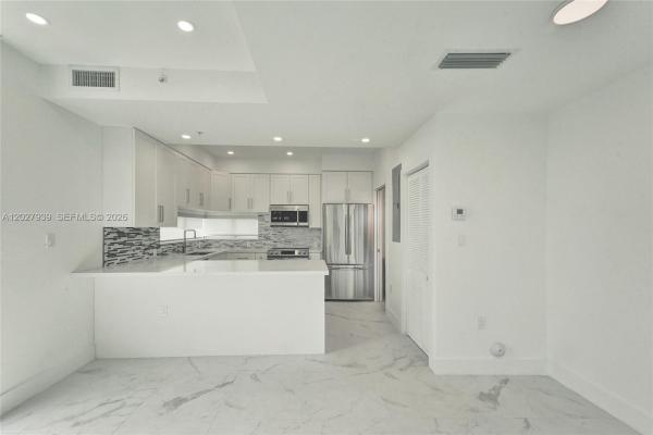 Altos Del Mar, 7645 Carlyle Ave #5, Miami Beach, Florida 33141, image 1