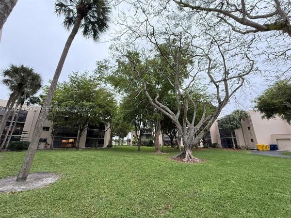 Palmetto At Las Verdes, 5220 Las Verdes Cir #114, Delray Beach, Florida 33484, image 2