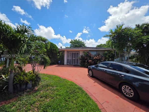 16825 NW 74th Ave, Hialeah, Florida 33015, image 1