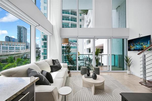 Brickell On The River South Tower, 41 SE 5th St #517, Miami, Florida 33131, image 1