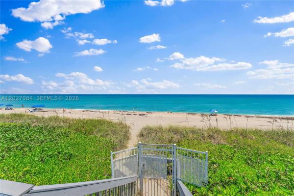 429 NE Tradewind Ln #305, Fort Pierce, Florida 34996, image 2