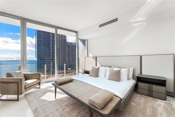 300 Biscayne Boulevard Way #3905W, Miami, Florida 33131, image 2