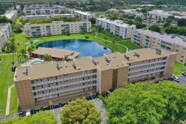 Meadowbrook Lakes, 1025 SE 2nd Ave #208, Dania Beach, Florida 33004, image 1