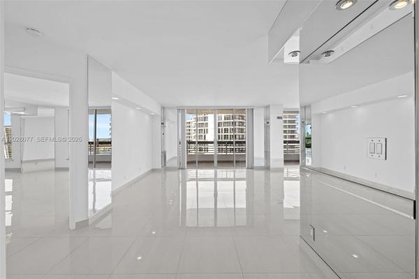 Mystic Pointe Tower 100, 19195 NE 36th Ct #2705, Aventura, Florida 33180, image 2