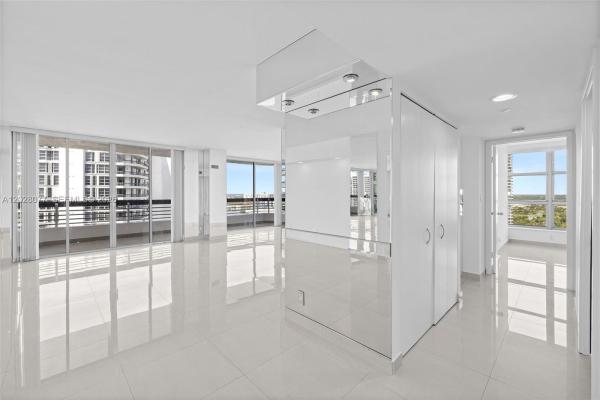 Mystic Pointe Tower 100, 19195 NE 36th Ct #2705, Aventura, Florida 33180, image 3