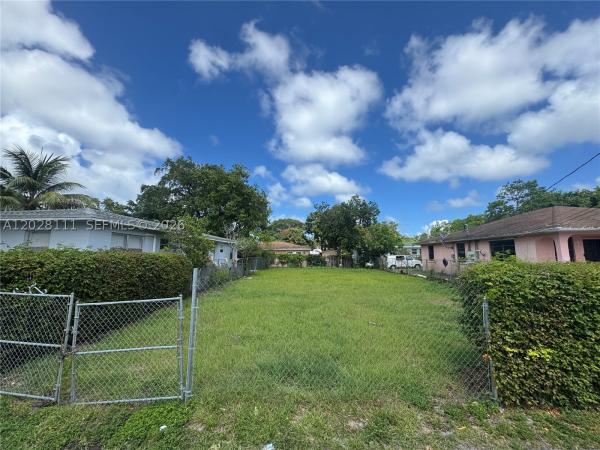 Rockmoor Headlight, 6335 NW 1st Ct, Miami, Florida 33150, image 2