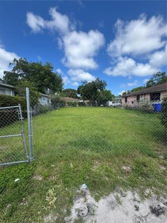 Rockmoor Headlight, 6335 NW 1st Ct, Miami, Florida 33150, image 1