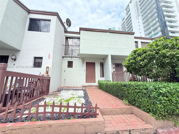 River Club Townhouse, 1901 NW South River Dr #5A, Miami, Florida 33125, image 1