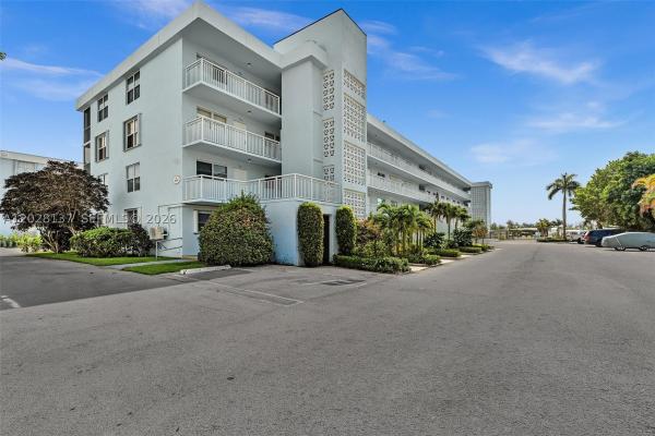 Seagate Of Gulfstream, 2018 S Federal Hwy #402, Boynton Beach, Florida 33435, image 2