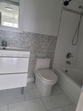 Lake Beach Club, 2600 Collins Ave #411, Miami Beach, Florida 33140, image 2