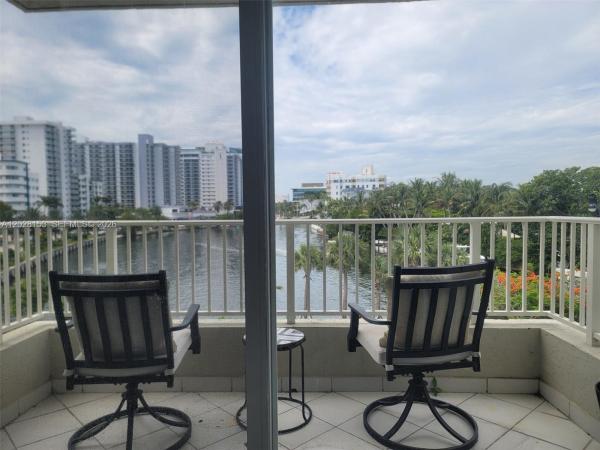 Lake Beach Club, 2600 Collins Ave #411, Miami Beach, Florida 33140, image 1