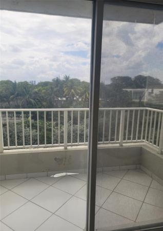 Lake Beach Club, 2600 Collins Ave #401, Miami Beach, Florida 33140, image 1