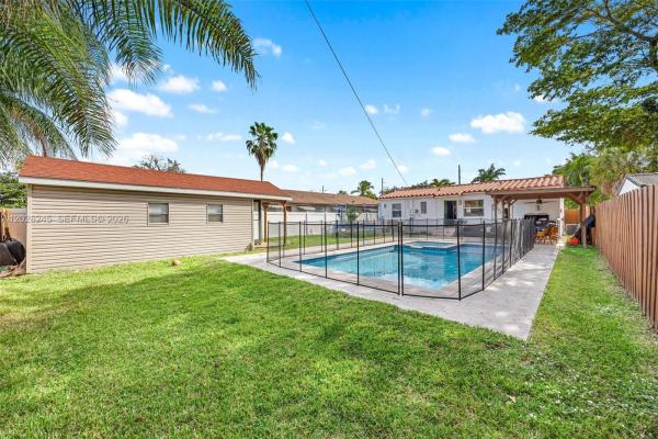 Hollywood Park, 2215 Cleveland St, Hollywood, Florida 33020, image 1