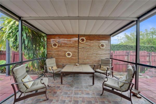 Hollywood Center, 417 SE 4th St, Dania Beach, Florida 33004, image 1
