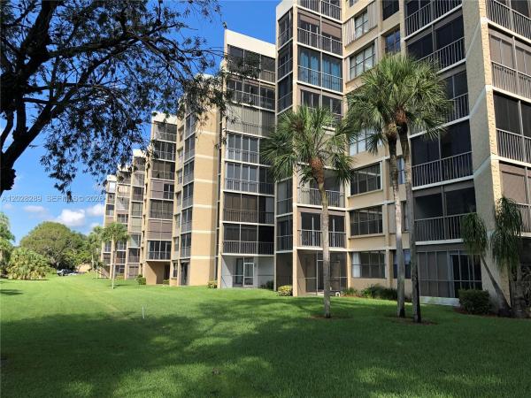 Country Club Village, 16300 Golf Club Rd #105, Weston, Florida 33326, image 1