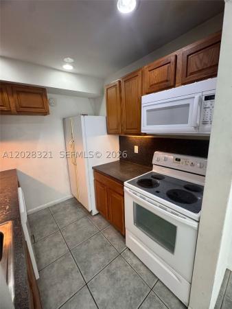 Quail Hollow, 2120 Sherwood Forest Blvd #30, West Palm Beach, Florida 33415, image 3