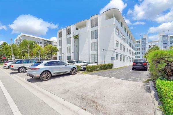 1075 93rd St #207, Bay Harbor Islands, Florida 33154, image 2