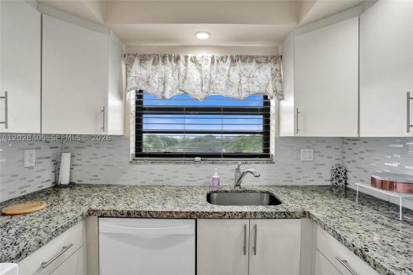 Colony Point, 901 Colony Point Cir #501, Pembroke Pines, Florida 33026, image 1