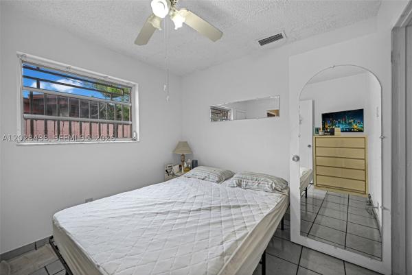 1421 SW 92nd Ave, Unincorporated Dade County, Florida 33174, image 1