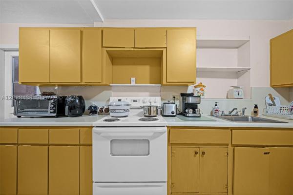 1421 SW 92nd Ave, Unincorporated Dade County, Florida 33174, image 2
