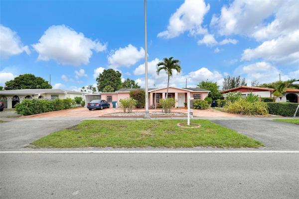 1421 SW 92nd Ave, Unincorporated Dade County, Florida 33174, image 1