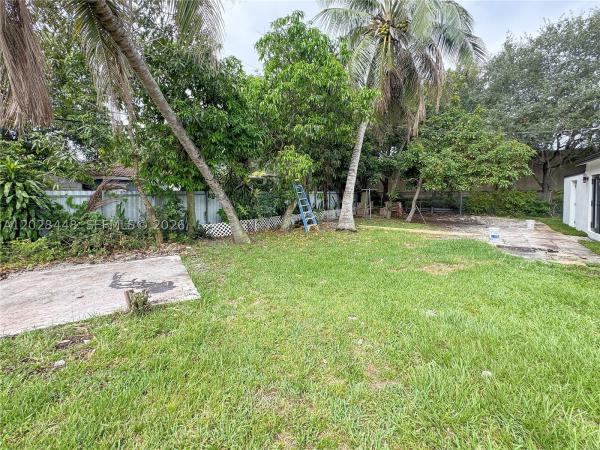 600 NW 108th Ter, Unincorporated Dade County, Florida 33168, image 3