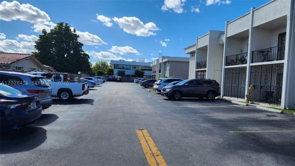 9000 SW 24th St #21C, Unincorporated Dade County, Florida 33165, image 2