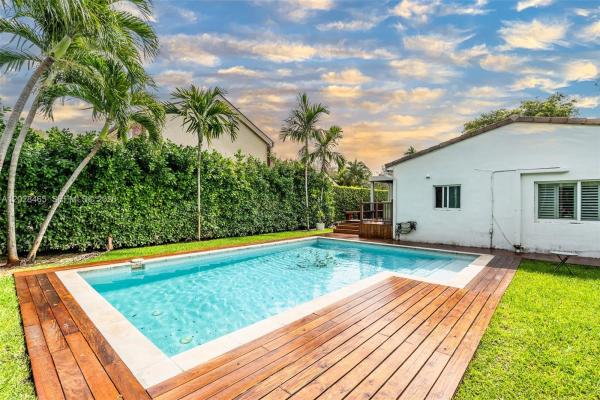 Bay Breeze Miami Shores, 1223 NE 102nd St, Miami Shores, Florida 33138, image 1