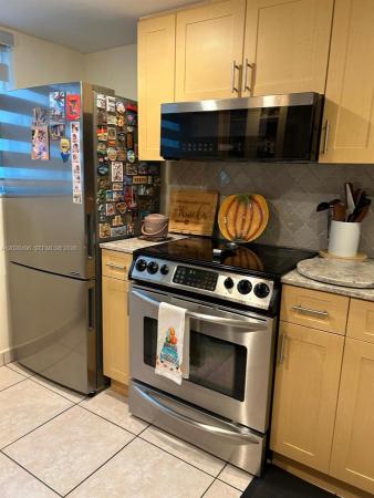 7033 NW 169th St, Hialeah, Florida 33015, image 1