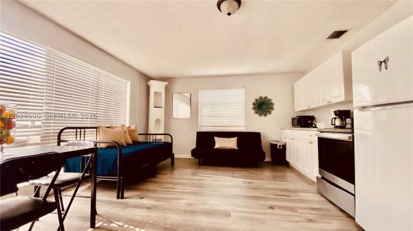 Boulevard Heights, 141 NW Mcarthur Pkwy #A, Pembroke Pines, Florida 33024, image 1